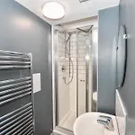 Spacious 7 Bedroom Budget In Headingley 아파트 리즈