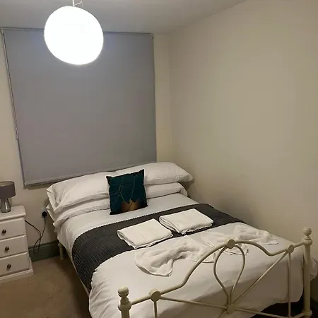 شقة Spacious 7 Bedroom Budget In Headingley *
