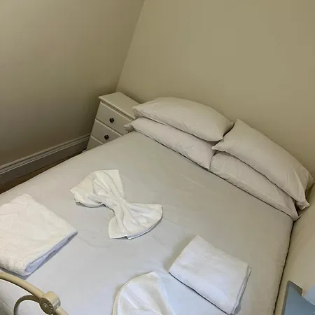 شقة Spacious 7 Bedroom Budget In Headingley *