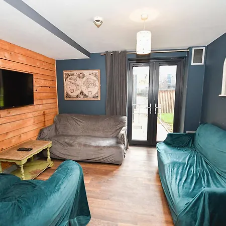 Spacious 7 Bedroom Budget In Headingley 利兹