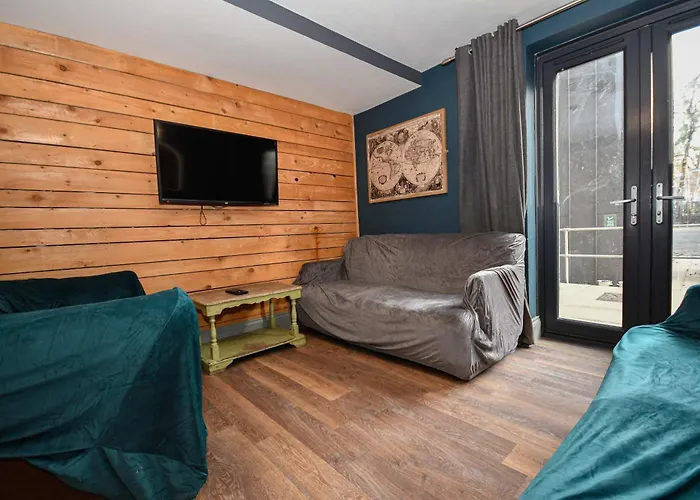 Апартаменти Spacious 7 Bedroom Budget In Headingley Лідс