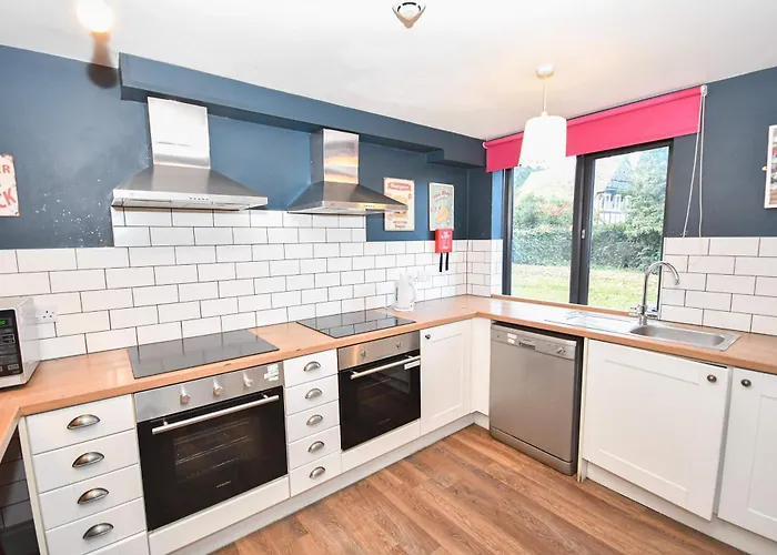 Spacious 7 Bedroom Budget In Headingley Апартаменты Лидс